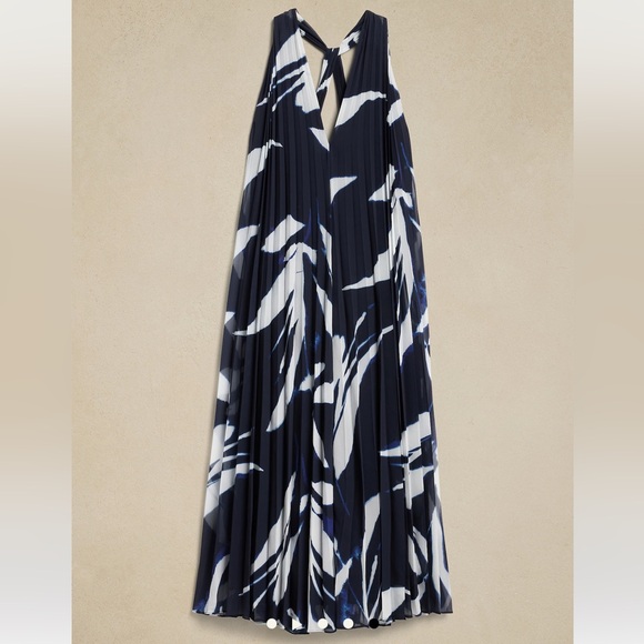 NEW! BANANA REPUBLIC Pleated Maxi Dress in Black, Size Large - Picture 4 of 9